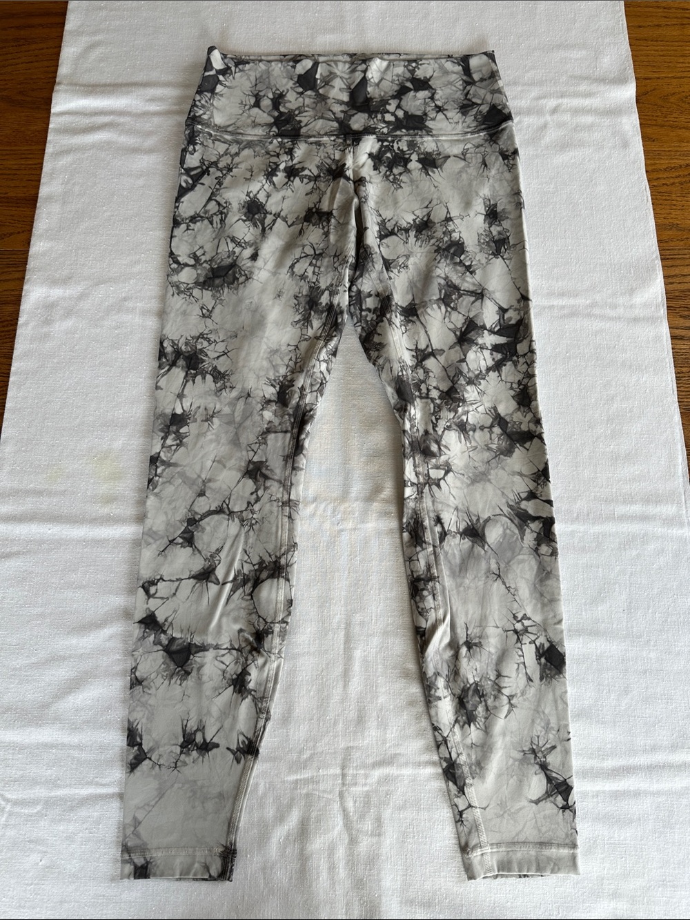 Lululemon Wunder Under Tight 10 Dual Shibori Antique White Baltic Grey